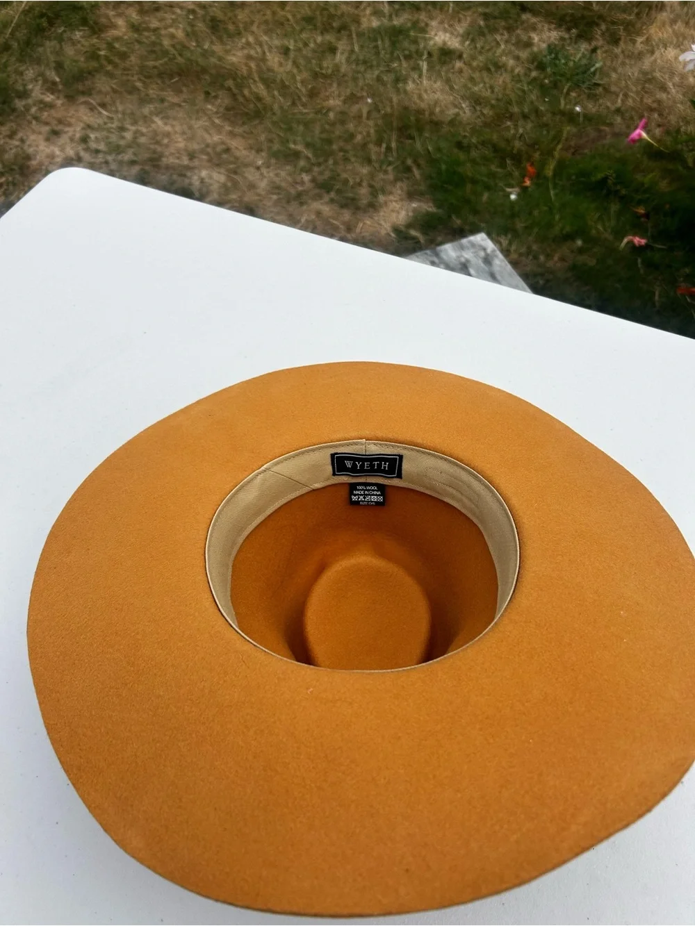 Wyeth Men's Wide Brim Felt Fedora Hat in Mustard Yellow Felt Fedora hats Sz One